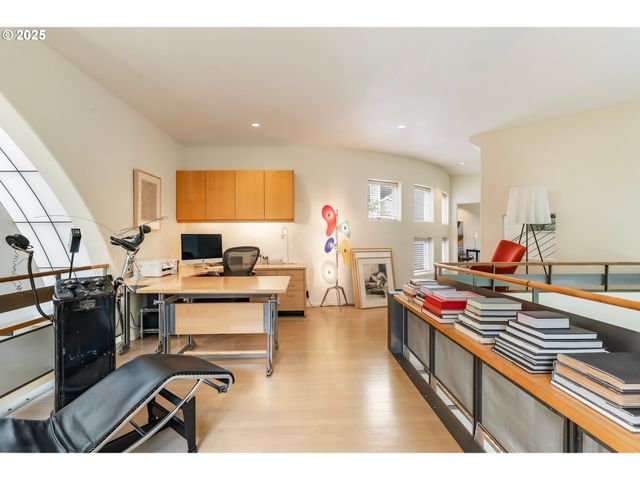 2608 Sw FAIRMOUNT Blvd, Portland, OR 97239