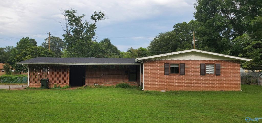 1305 S Madison Street, Athens, AL 35611