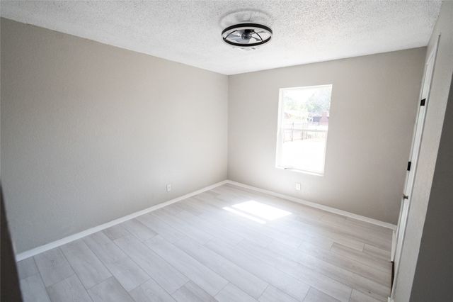 16420 E 3rd Street, Tulsa, OK 74108