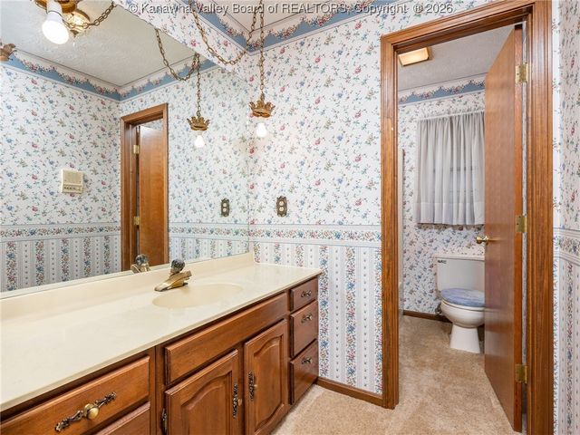 129 Overlook Drive, Hurricane, WV 25526