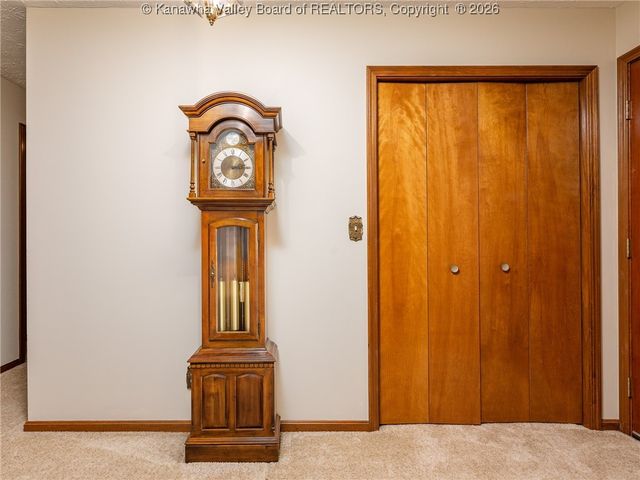 129 Overlook Drive, Hurricane, WV 25526