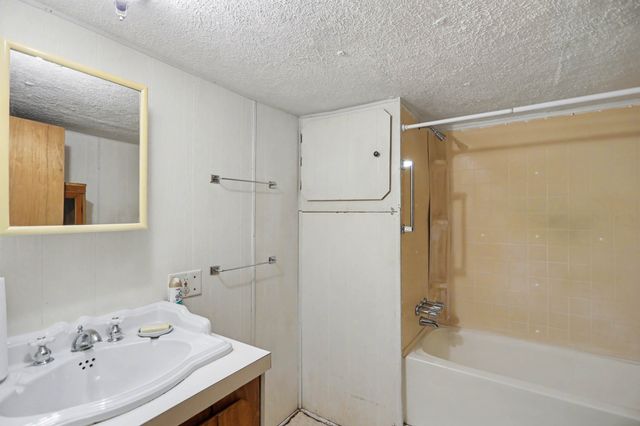 8462 Village Green Dr, Cross Plains, TN 37049