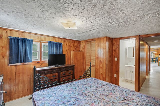8462 Village Green Dr, Cross Plains, TN 37049