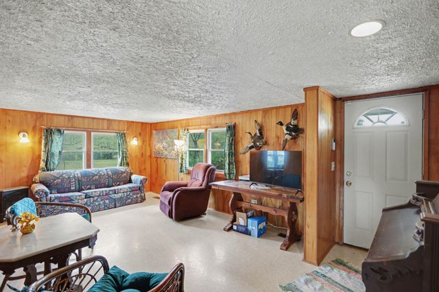 8462 Village Green Dr, Cross Plains, TN 37049