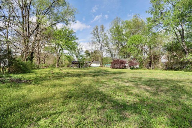 8462 Village Green Dr, Cross Plains, TN 37049