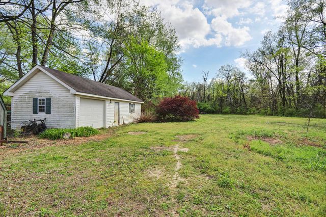 8462 Village Green Dr, Cross Plains, TN 37049