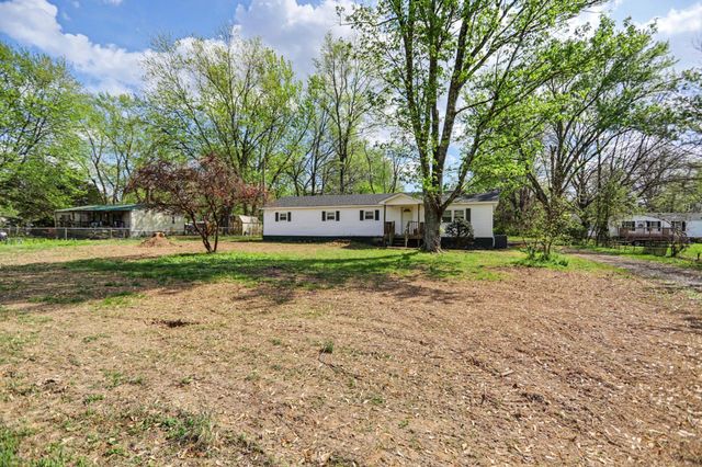8462 Village Green Dr, Cross Plains, TN 37049