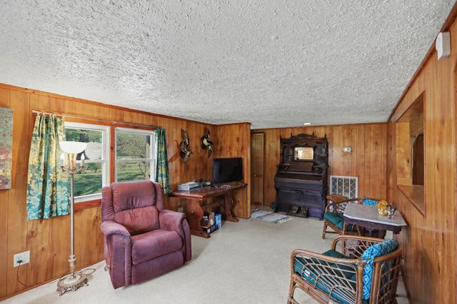 8462 Village Green Dr, Cross Plains, TN 37049