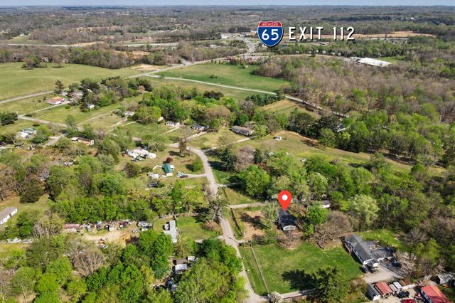 8462 Village Green Dr, Cross Plains, TN 37049