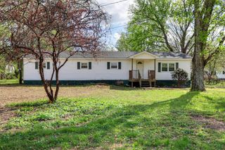 8462 Village Green Dr, Cross Plains, TN 37049