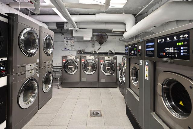 233 E 69th St Apt 17G, New York City, NY 10021