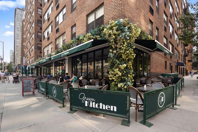 233 E 69th St Apt 17G, New York City, NY 10021