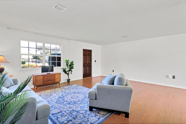 355 20th Avenue, Vero Beach, FL 32962