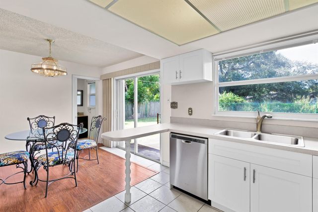 355 20th Avenue, Vero Beach, FL 32962