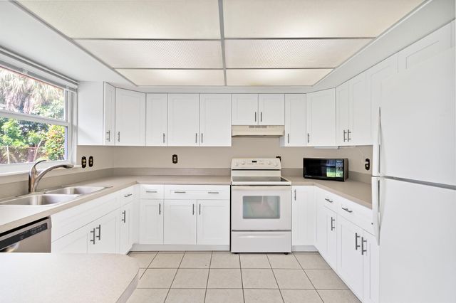 355 20th Avenue, Vero Beach, FL 32962