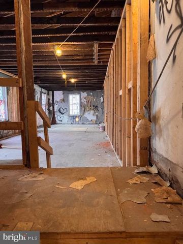 125 N 10TH ST, Philadelphia, PA 19107