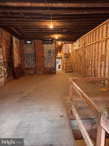 125 N 10TH ST, Philadelphia, PA 19107