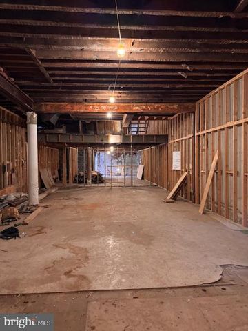 125 N 10TH ST, Philadelphia, PA 19107