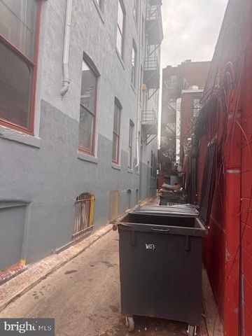 125 N 10TH ST, Philadelphia, PA 19107