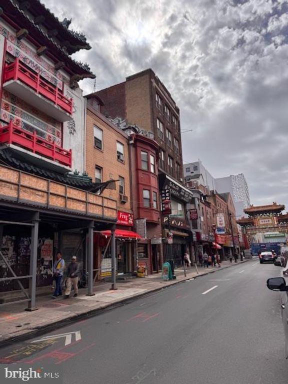 125 N 10TH ST, Philadelphia, PA 19107