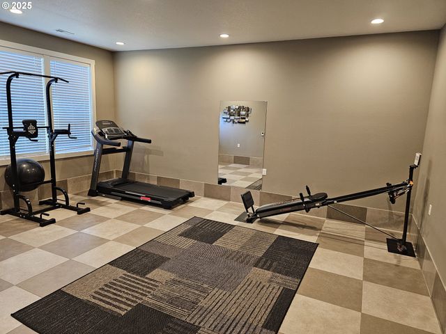 1323 Se COLUMBIA CREST Ct, Vancouver, WA 98664