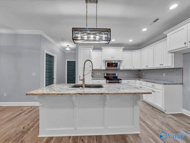 105 Azuba Court, Hazel Green, AL 35750