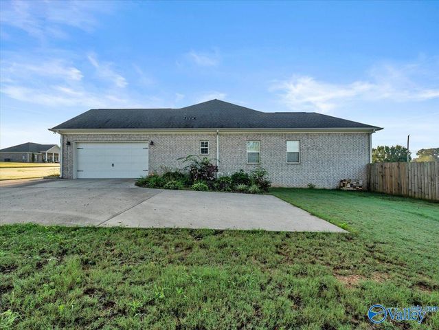 105 Azuba Court, Hazel Green, AL 35750