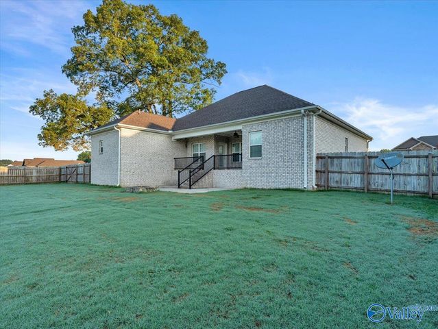 105 Azuba Court, Hazel Green, AL 35750