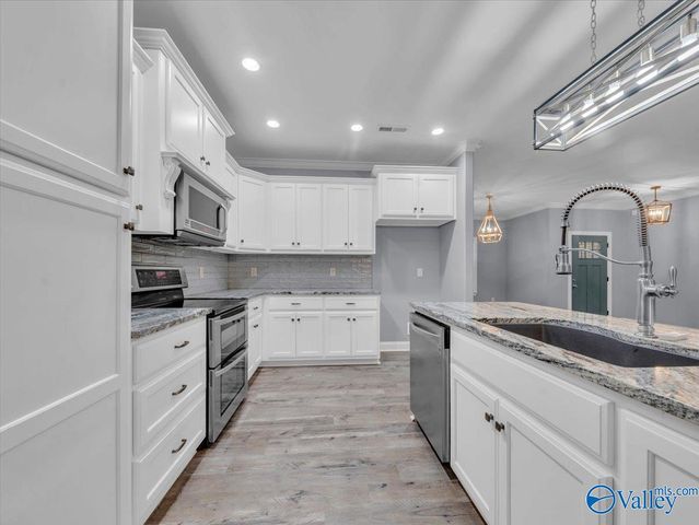 105 Azuba Court, Hazel Green, AL 35750