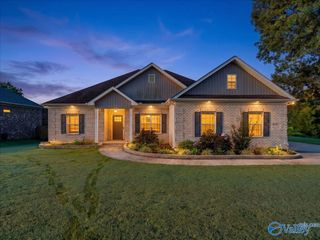 105 Azuba Court, Hazel Green, AL 35750