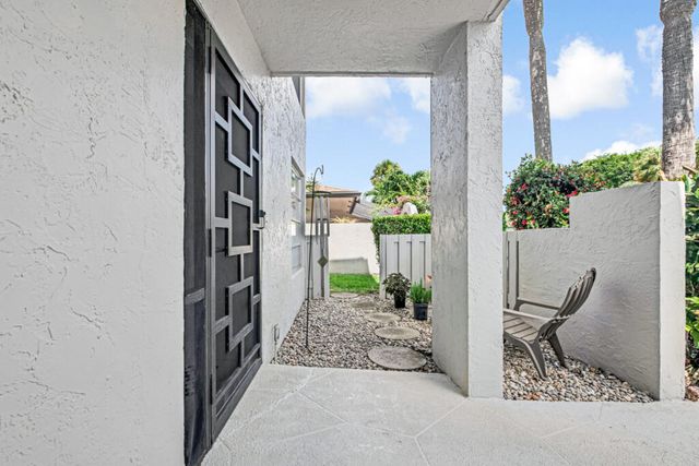 5844 Areca Palm Court C, Delray Beach, FL 33484