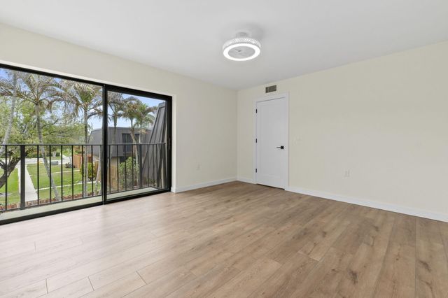 5675 SE Windsong Lane, Stuart, FL 34997