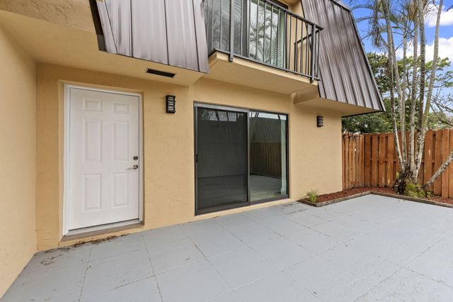 5675 SE Windsong Lane, Stuart, FL 34997