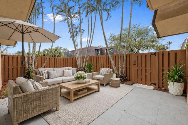 5675 SE Windsong Lane, Stuart, FL 34997