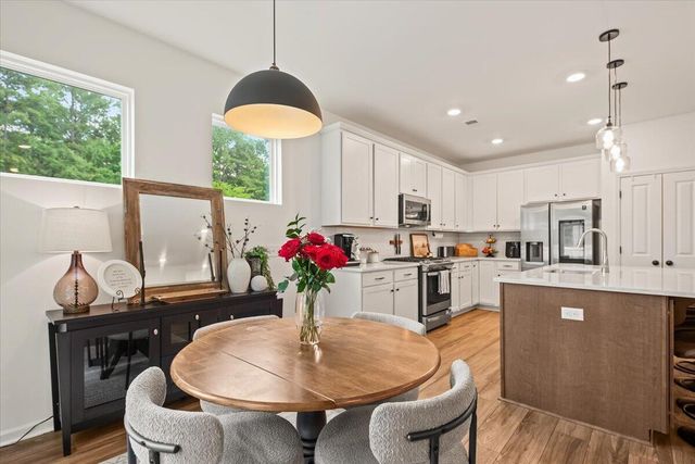 102 Ashley Cove Way, Summerville, SC 29483