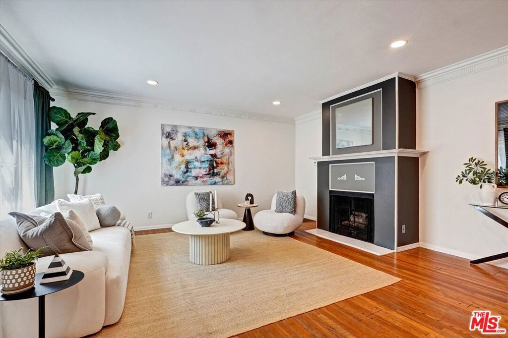 1346 N Crescent Heights Boulevard 1, West Hollywood, CA 90046 — photo 3