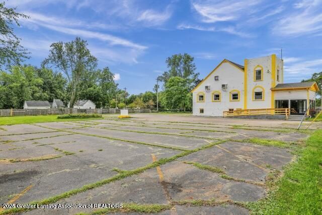 4701 Pleasant Grove Road, Lansing, MI 48910