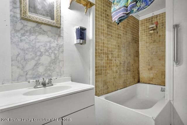 4701 Pleasant Grove Road, Lansing, MI 48910