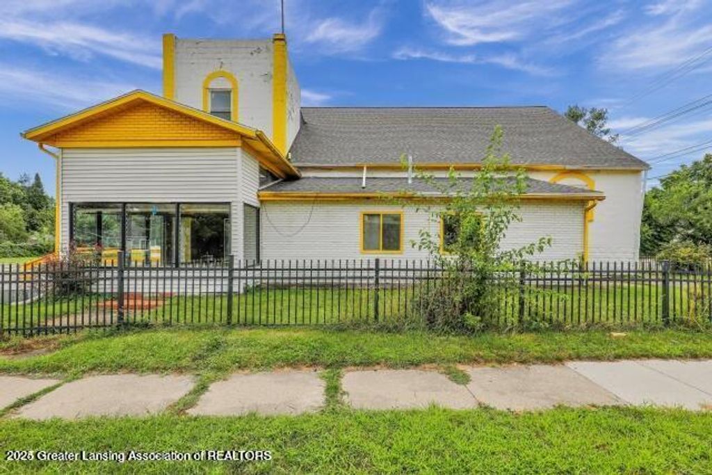 4701 Pleasant Grove Road, Lansing, MI 48910