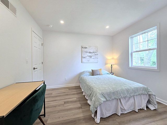 2811 W Acre AVENUE, Franklin, WI 53132