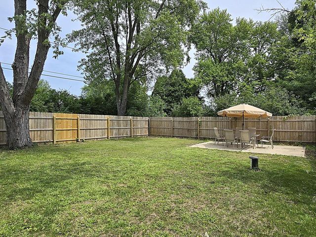 2811 W Acre AVENUE, Franklin, WI 53132