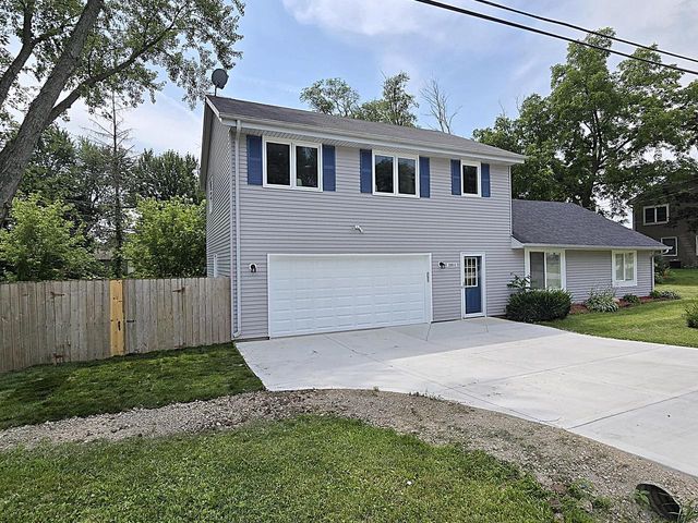 2811 W Acre AVENUE, Franklin, WI 53132