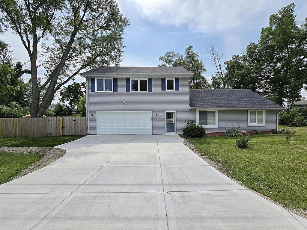 2811 W Acre AVENUE, Franklin, WI 53132