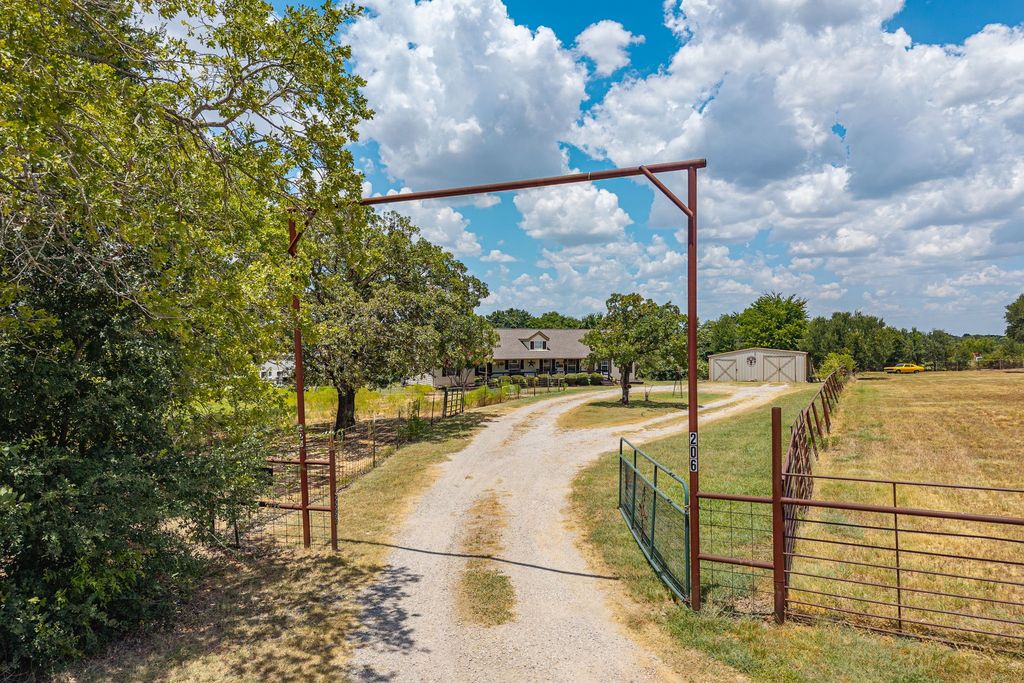 206 County Road 4593, Boyd, TX 76023 — photo 4