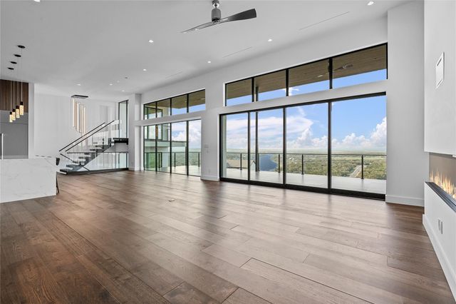 1702 Moonlights TRCE, Spicewood, TX 78669