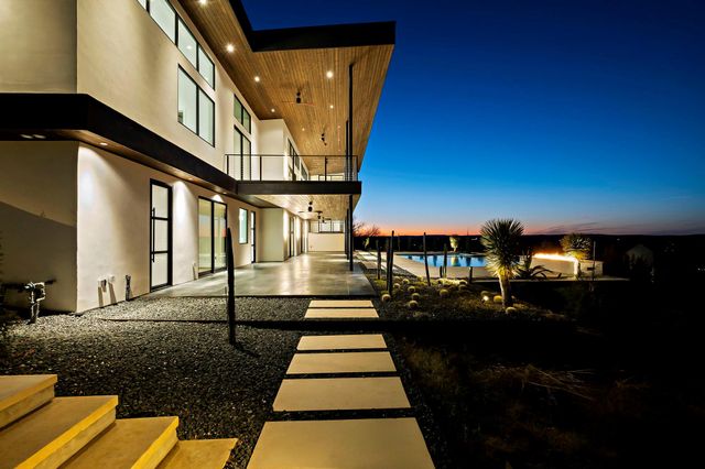 1702 Moonlights TRCE, Spicewood, TX 78669