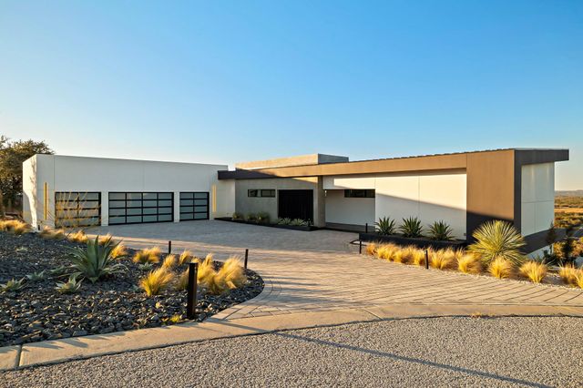 1702 Moonlights TRCE, Spicewood, TX 78669