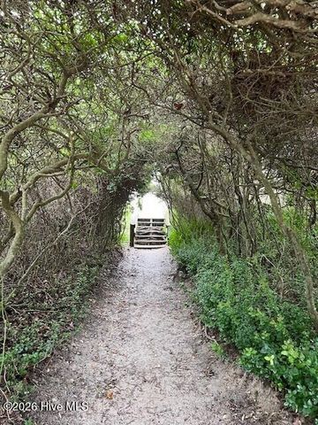 1 Raleigh Avenue, Holly Ridge, NC 28445