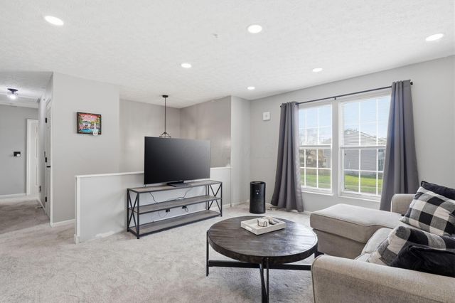 492 Courtright Drive, Pickerington, OH 43147