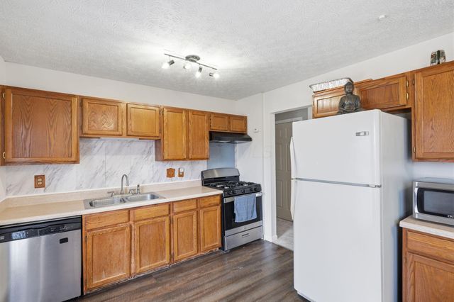 492 Courtright Drive, Pickerington, OH 43147